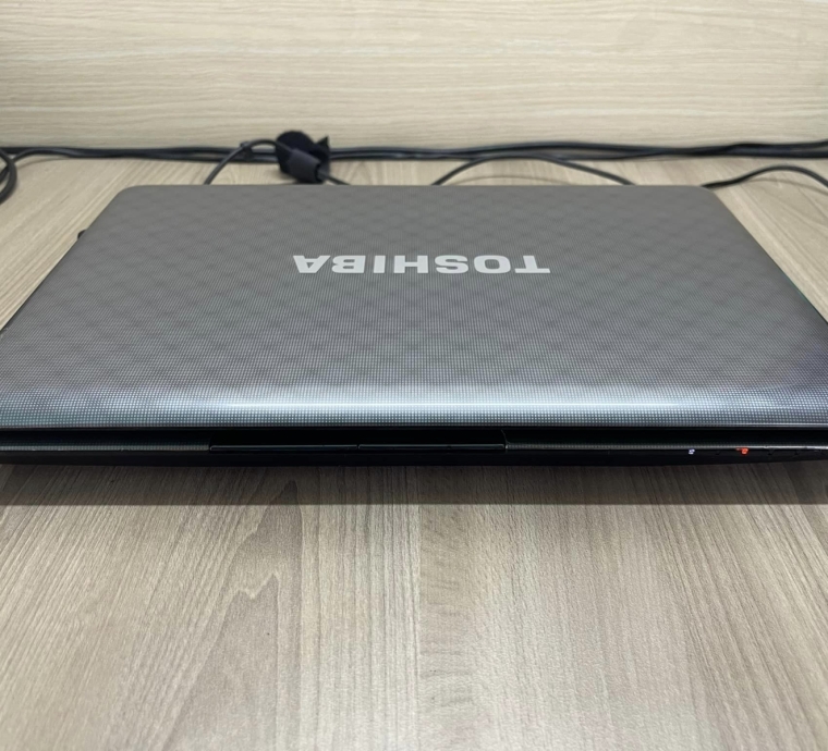 LAPTOP TOSHIBA i5-GEN2/SSD120/NGOẠI HÌNH ĐẸP